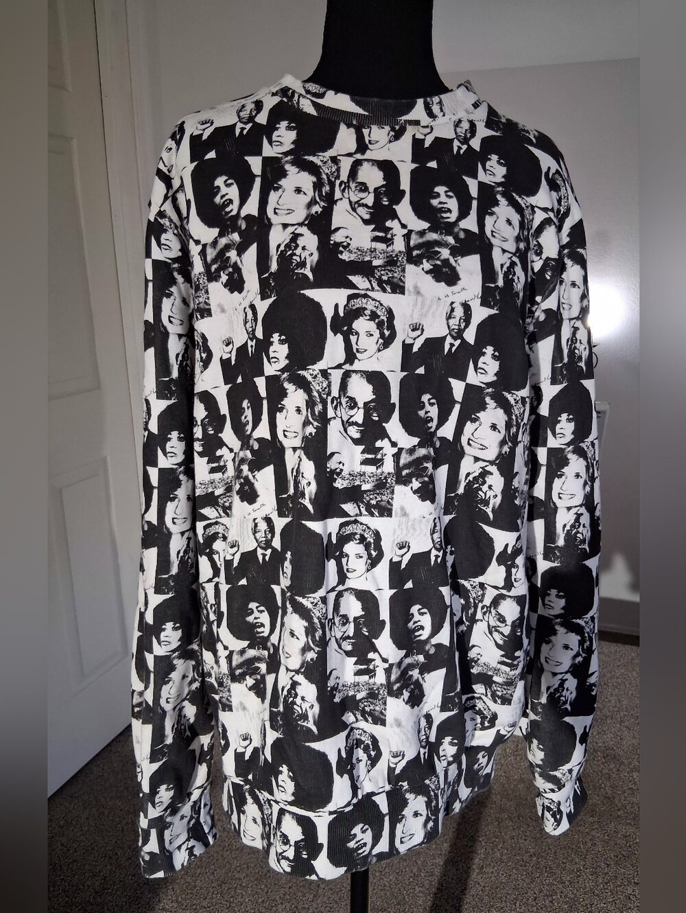 ^^Rare^^Black & White Graphic Portrait Long Sleeve Top